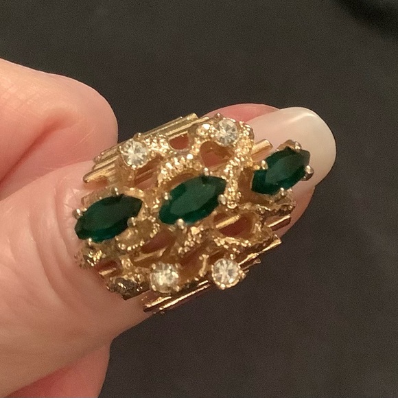 18 KT H.G.E. Cocktail Ring Size 6 - Picture 5 of 5